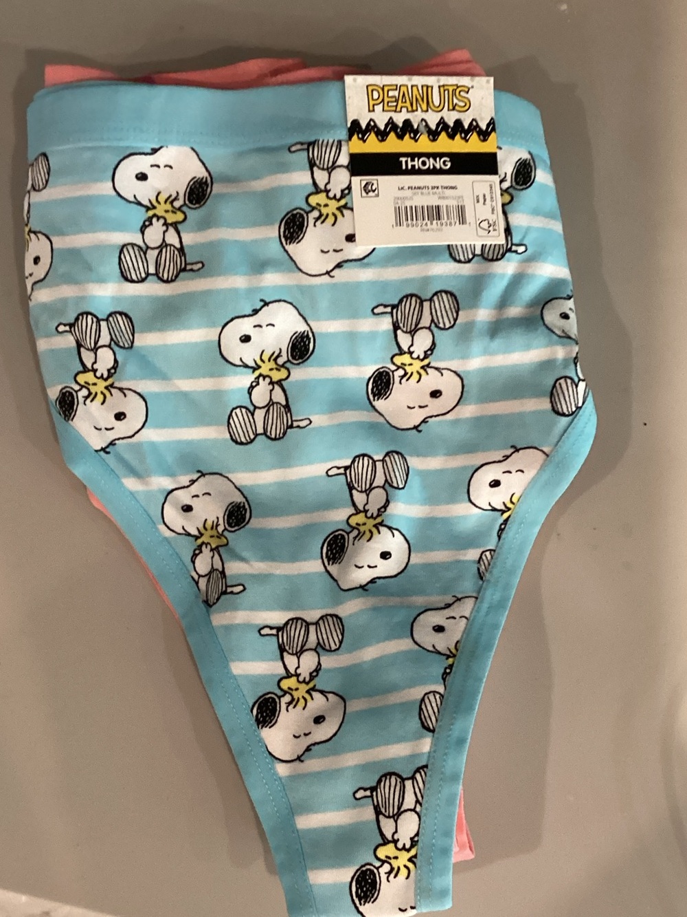 Peanuts Blue & White Snoopy Thongs women’s Sz. 20 and 16/18